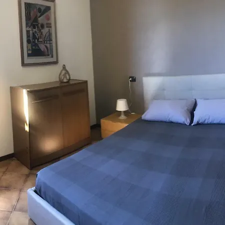Schone Ferienwohnung Am Gardasee Mit Pool In Mieten - Nadia Apartmán