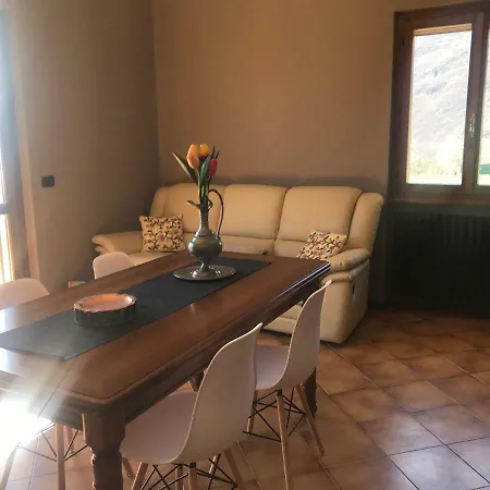 Schone Ferienwohnung Am Gardasee Mit Pool In Mieten - Nadia Tignale