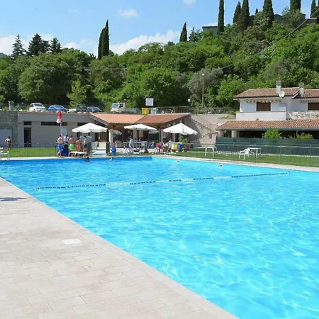 Schone Ferienwohnung Am Gardasee Mit Pool In Mieten - Nadia