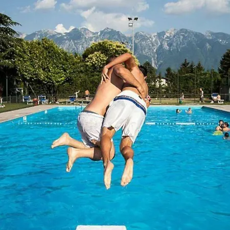 Schone Ferienwohnung Am Gardasee Mit Pool In Mieten - Nadia